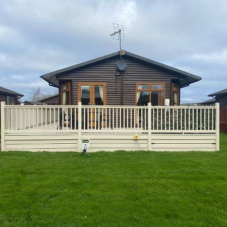 Saffron Lodge With Hot Tub Malton Exterior foto
