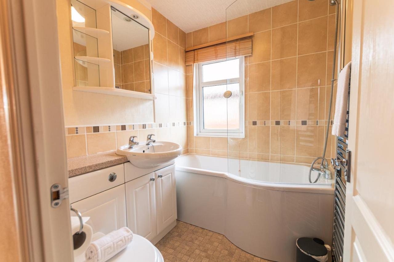 Saffron Lodge With Hot Tub Malton Exterior foto